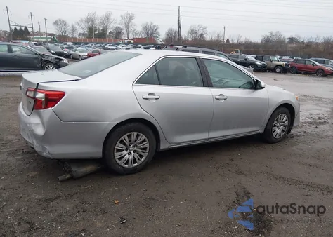 2013 Toyota Camry Le z USA, uszkodzony, nr VIN 4T1BF1FK3DU647055